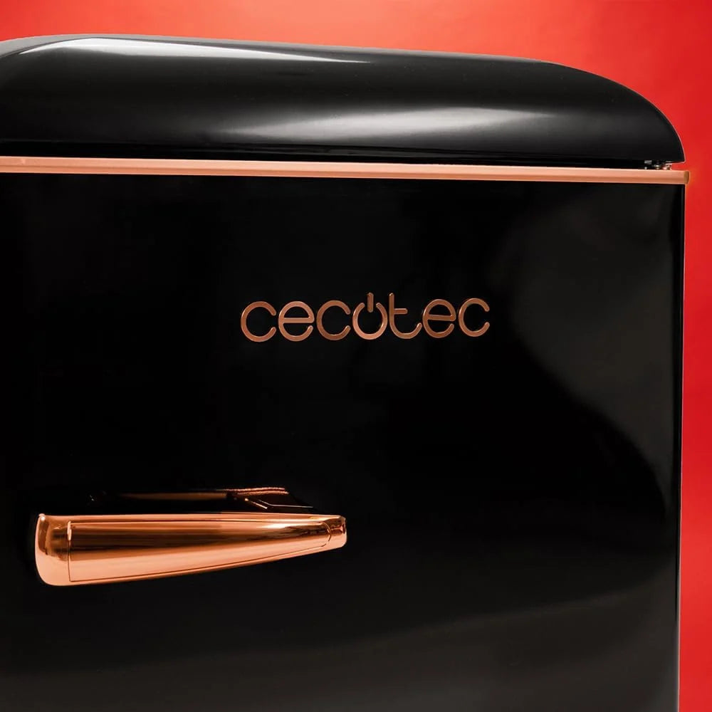 Cecotec Mała Lodówka z Zamrażarką 2 Drzwi Retro 86L Bolero CoolMarket 2D Origin 86 Black E. 89,3cm Wysokości i 48,7cm Szerokości, Klasa Energetyczna E, Komora Mrożąca, Oświetlenie Wewnętrzne i Chromowany Uchwyt, Czarna